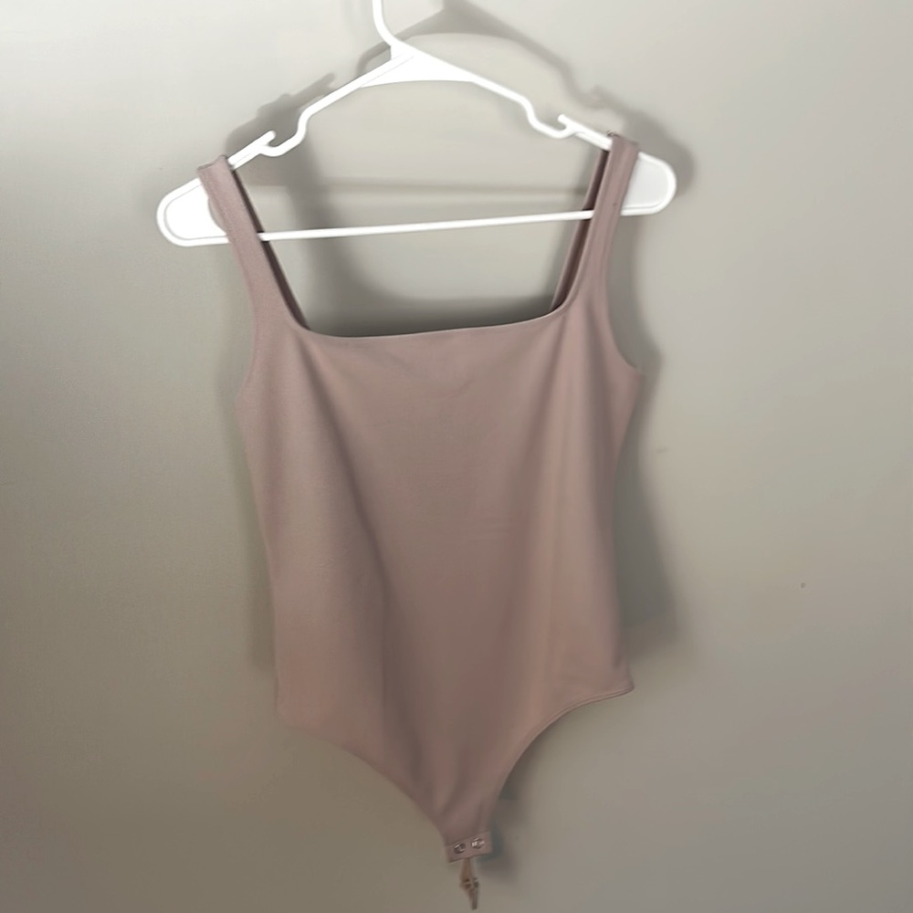 Square neck light pink bodysuit